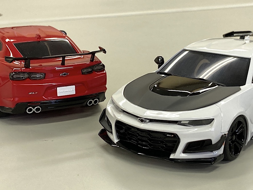 ミニッツ新ボディ シボレー カマロ ZL1 1LEを紹介しています。週間