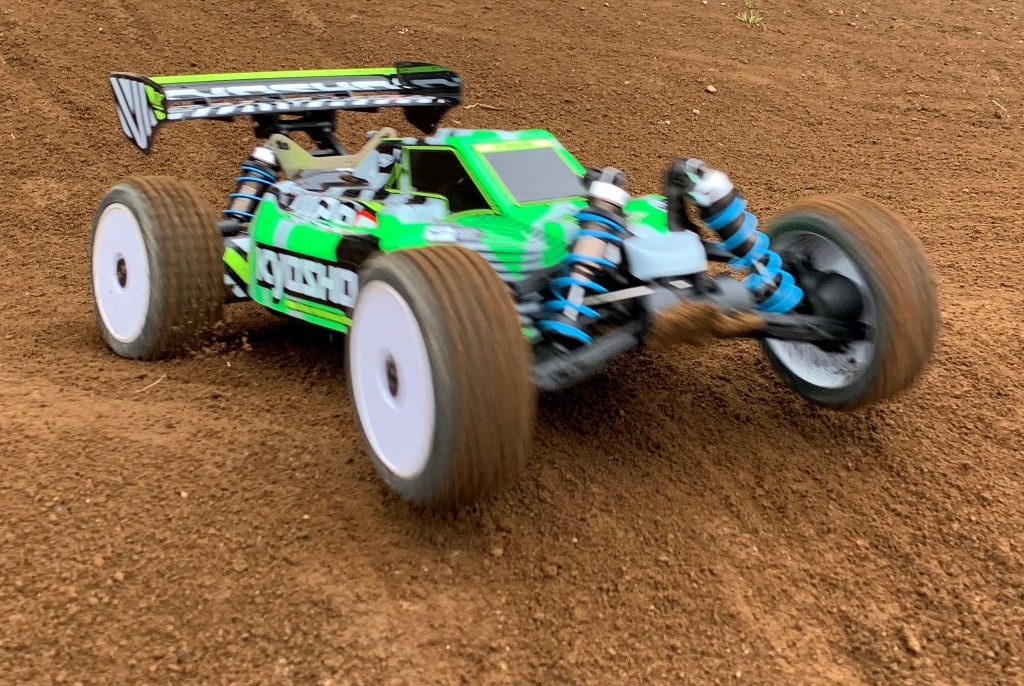 電動ハチイチを初体験! 〜箱出し状態でサーキット走行が可能な 電動ハチイチを初体験! 〜箱出し状態でサーキット走行が可能な