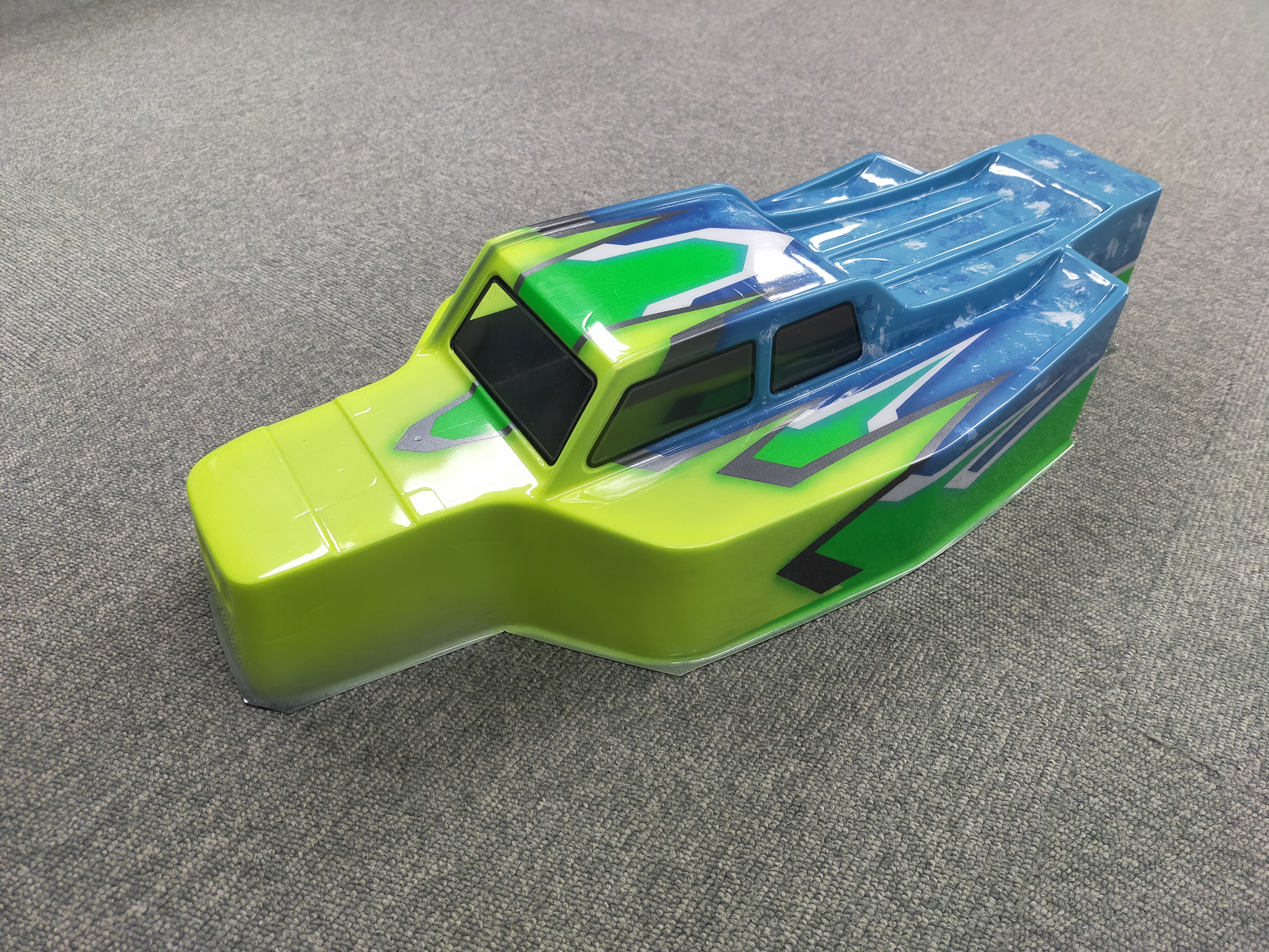 京都　mp10te 1/8 スケールラジオコントロール ブラシレスパワード 4WD
