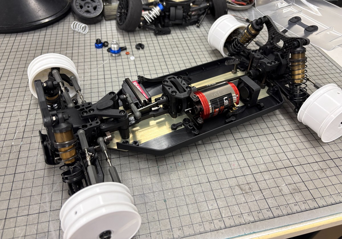 LAZER ZX7.5 & FAZER D2組立てキット | KYOSHO RC BLOG
