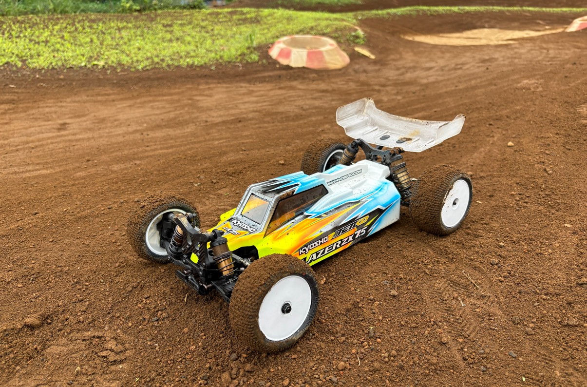 LAZER ZX7.5 & FAZER D2組立てキット | KYOSHO RC BLOG