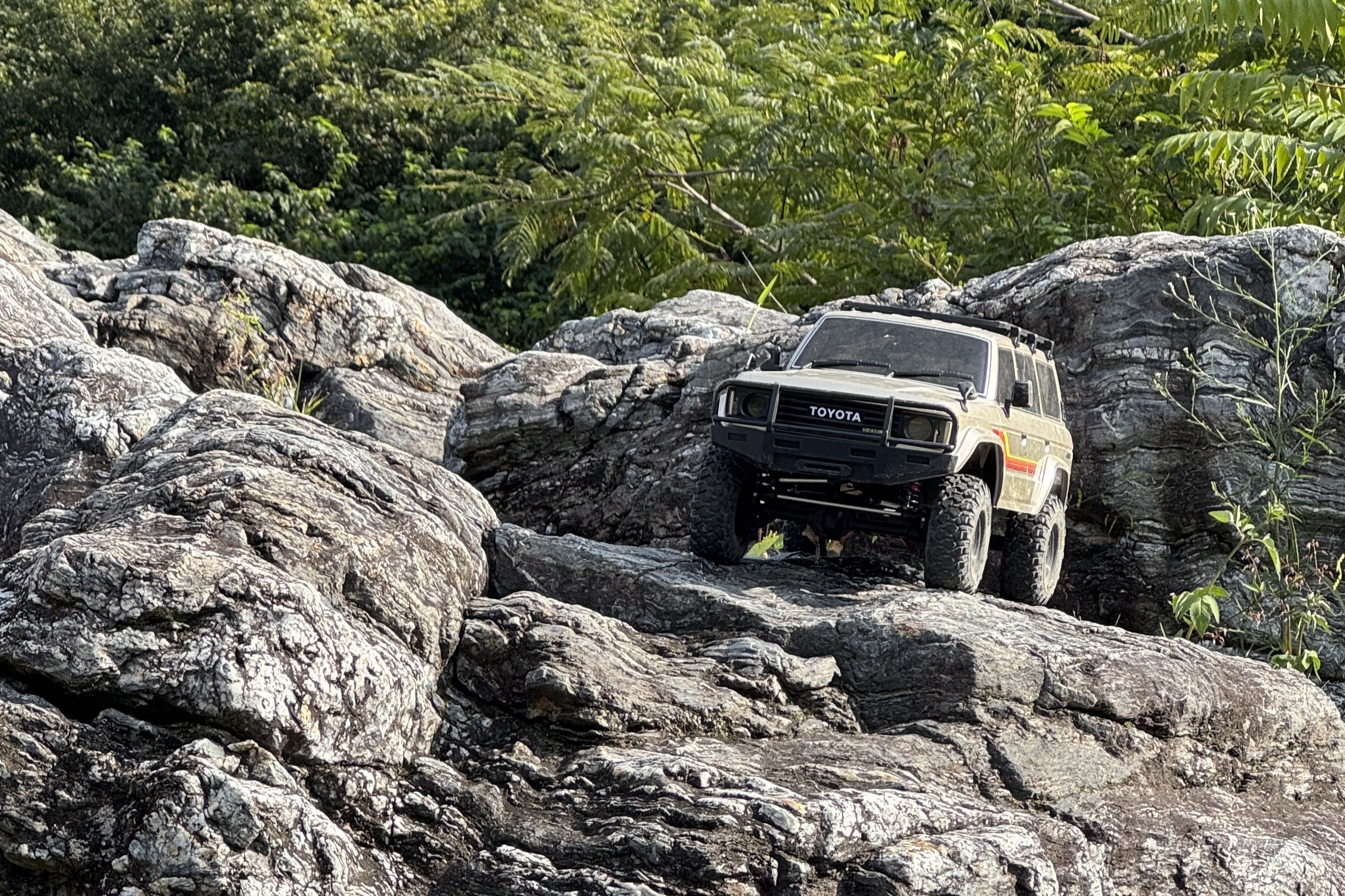 ミニッツ4x4用ベルトクローラーユニット キャタッピを紹介しています