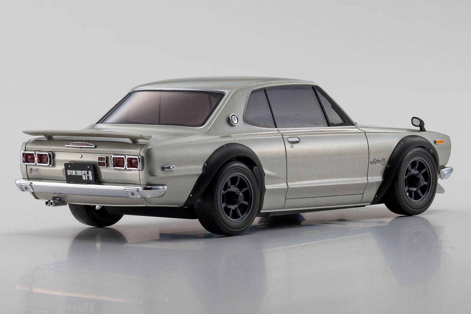 ミニッツ 日産スカイライン2000GT-R(KPGC10)チューンド・バージョンの