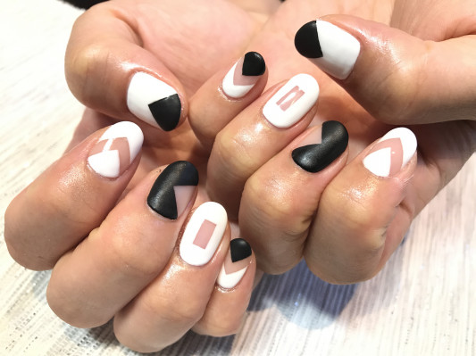 ネイルデザイン 赤べっ甲 ドットネイル マットコート チェック柄 Book Nail