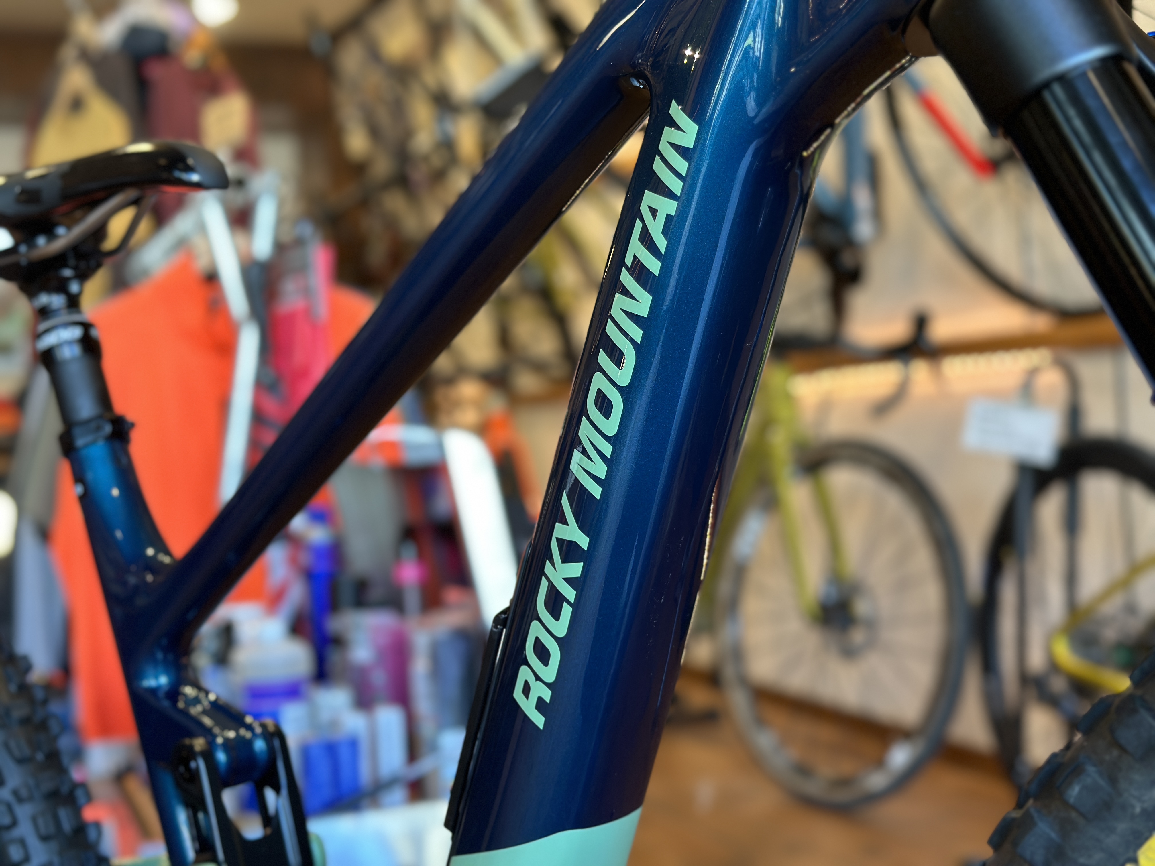 ルーべンズマーケット　ブラウン　RIMOWA4輪 約60L ひび割れあり バイク/ロードバイク/ROUBAIX/ROUBAIX｜スペシャライズド