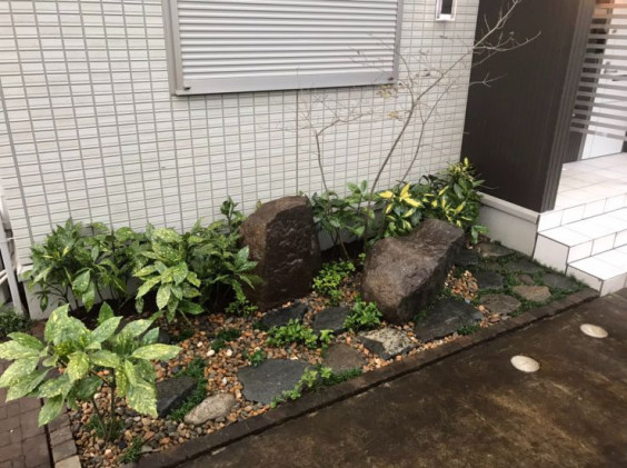 施工例 テラスハウス玄関前植栽 戸建の庭 緑地管理 成城グリーン株式会社 施工例 テラスハウス玄関前植栽 戸建の庭 緑地管理 成城グリーン株式会社