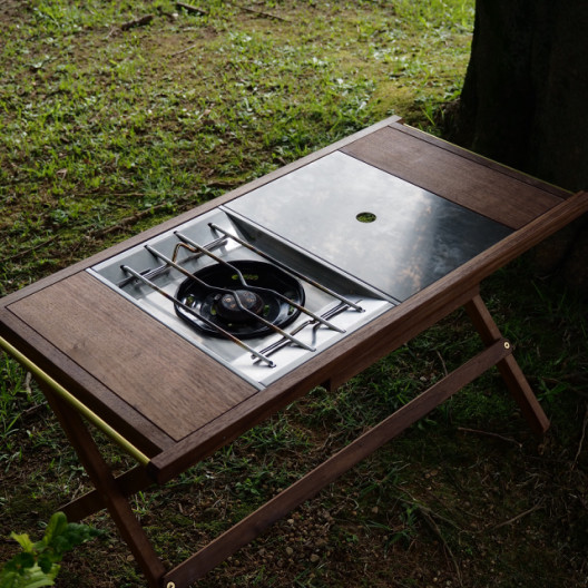 flow line table walnut | 0229