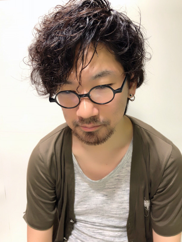 アラフォーメンズ美容師をそこそこイケてるオニイサン美容師にイメチェンしてみた 北千住の美容室 スムーズ ディレクター工藤ユウキ くせ毛 ショートカット特化形美容師 アラフォーメンズ美容師をそこそこイケてるオニイサン美容師にイメチェンしてみた 北千住の美容室 スムーズ ディレクター工藤ユウキ くせ毛 ショートカット特化形美容師