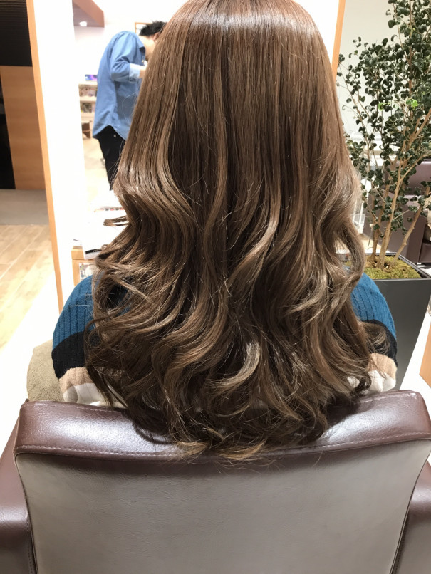 暗いヘアカラーが似合わないと思う方にオススメ 秋田の美髪 暗いヘアカラーが似合わないと思う方にオススメ 秋田の美髪