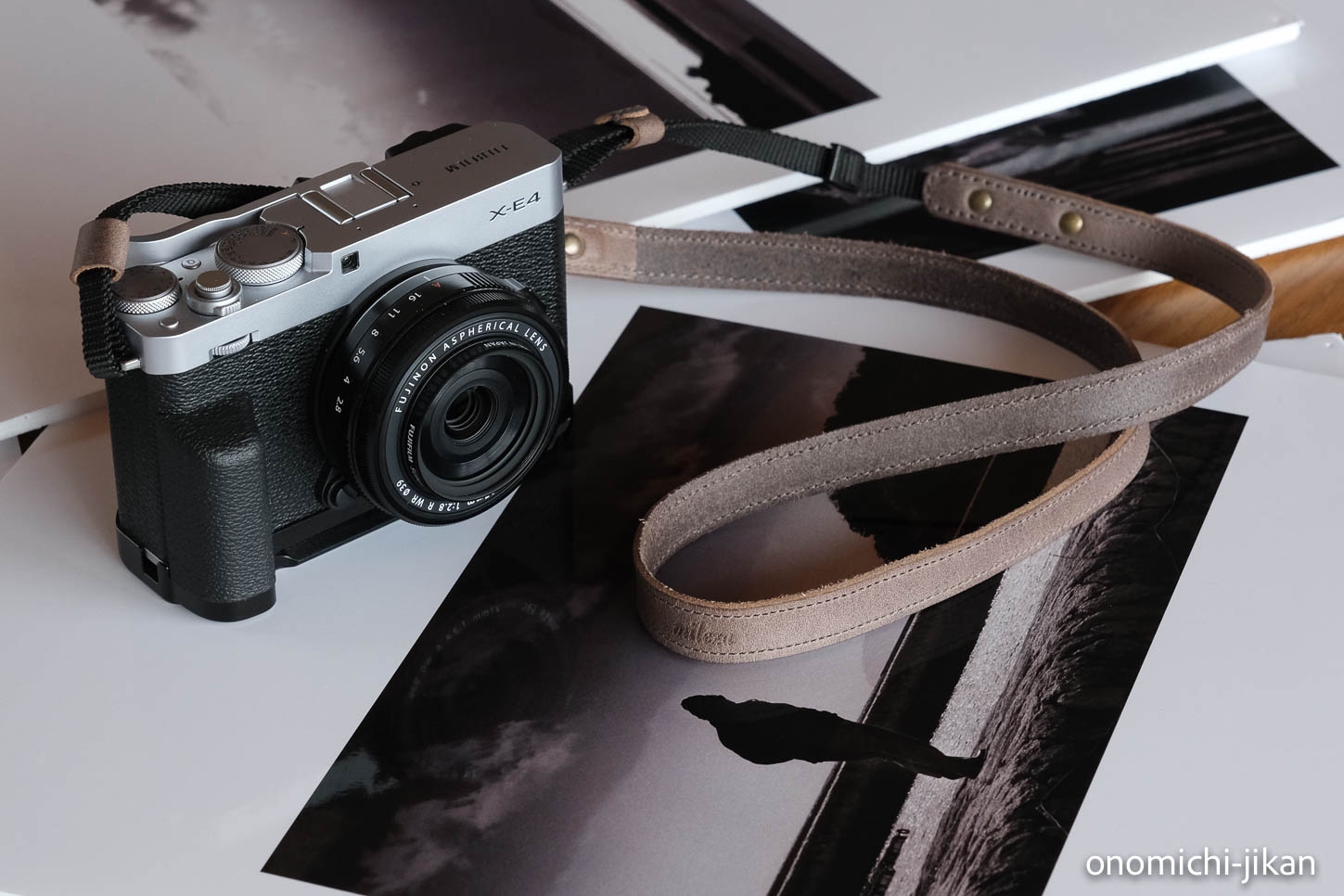 使用例】Slimカメラストラップ（FUJIFILM X-E4） | MilezaWorks