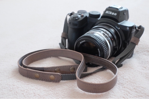 使用例】Slimカメラストラップ （Nikon Z5） | MilezaWorks