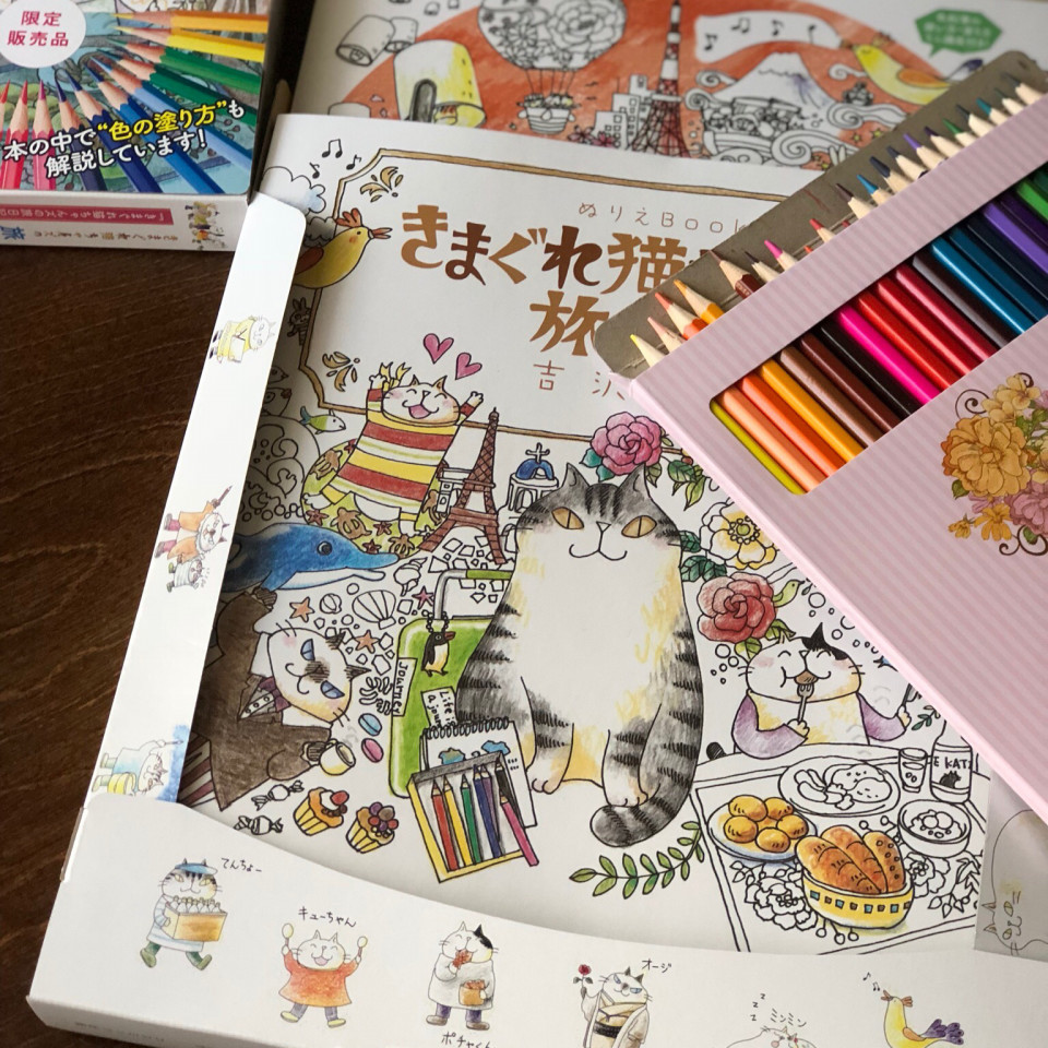 Hananaさまご購入品 リメイク花台 蝶と戯れる子猫ちゃん （A day in 