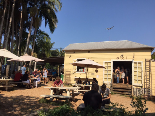 バイロンベイに行くならマストな山奥隠れカフェ Doma Cafe Byron Bay Brissie Girls