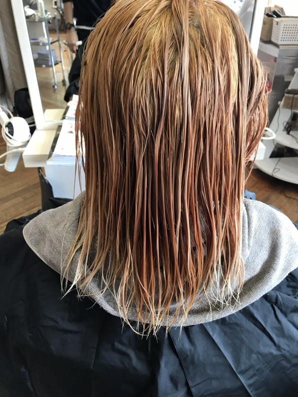 外ハネのピンクグレージュが可愛い リサさんの髪 大阪 東大阪 美容室 大阪東大阪 ショート ボブスタイルのオーダーは８割を超え バッサリ切るイメチェンスタイルも多く切りっぱなしボブやショートボブが人気 美容室float フロート ショート特化美容師松本康宏ブログ