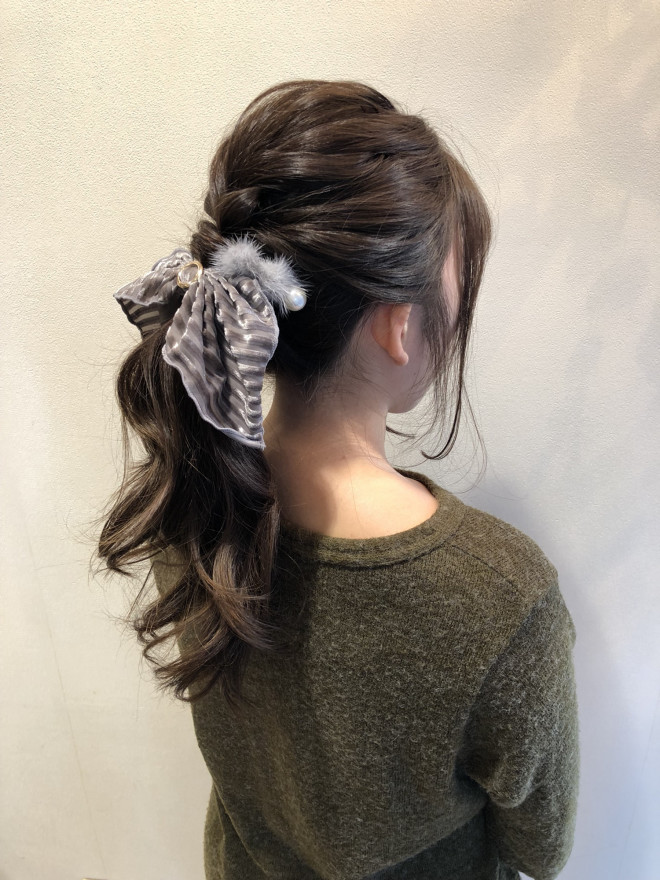 5分で簡単ポニーテールの作り方 ヘアアレンジをもっと自由に楽しく Mogi