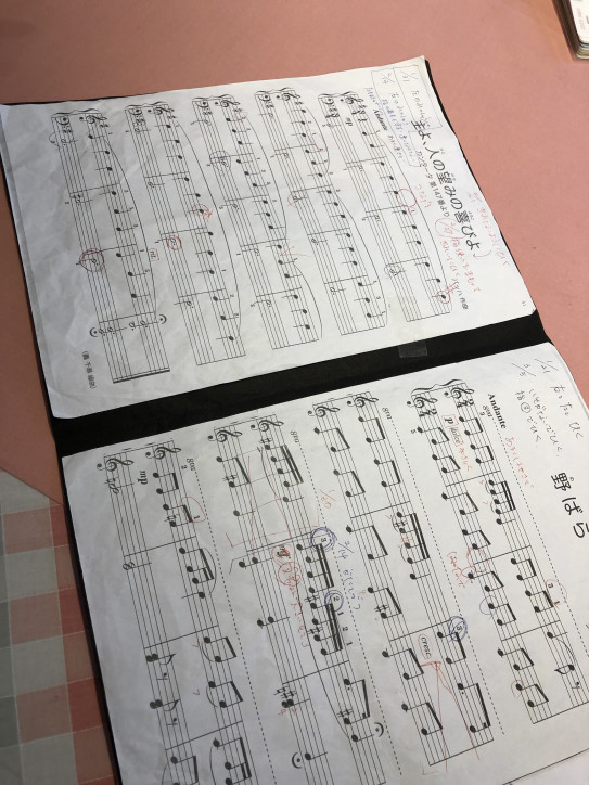 製本作業 Amabile音楽教室