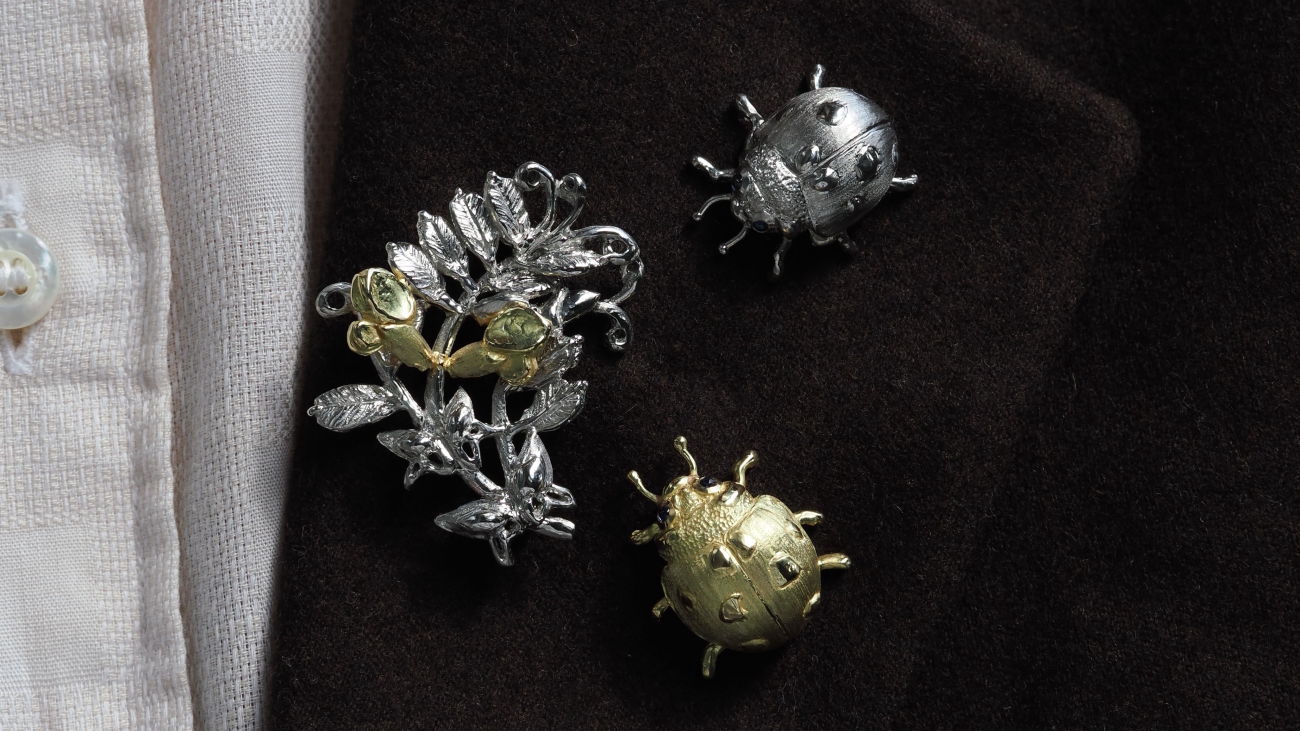 【名品❗】【上作品❗】 酒を呑む男の人形　陶器製　羽織りが海鼠釉　窯元産地不詳 名品❗】【上作品❗】 酒を呑む男の人形 陶器製 羽織りが海鼠