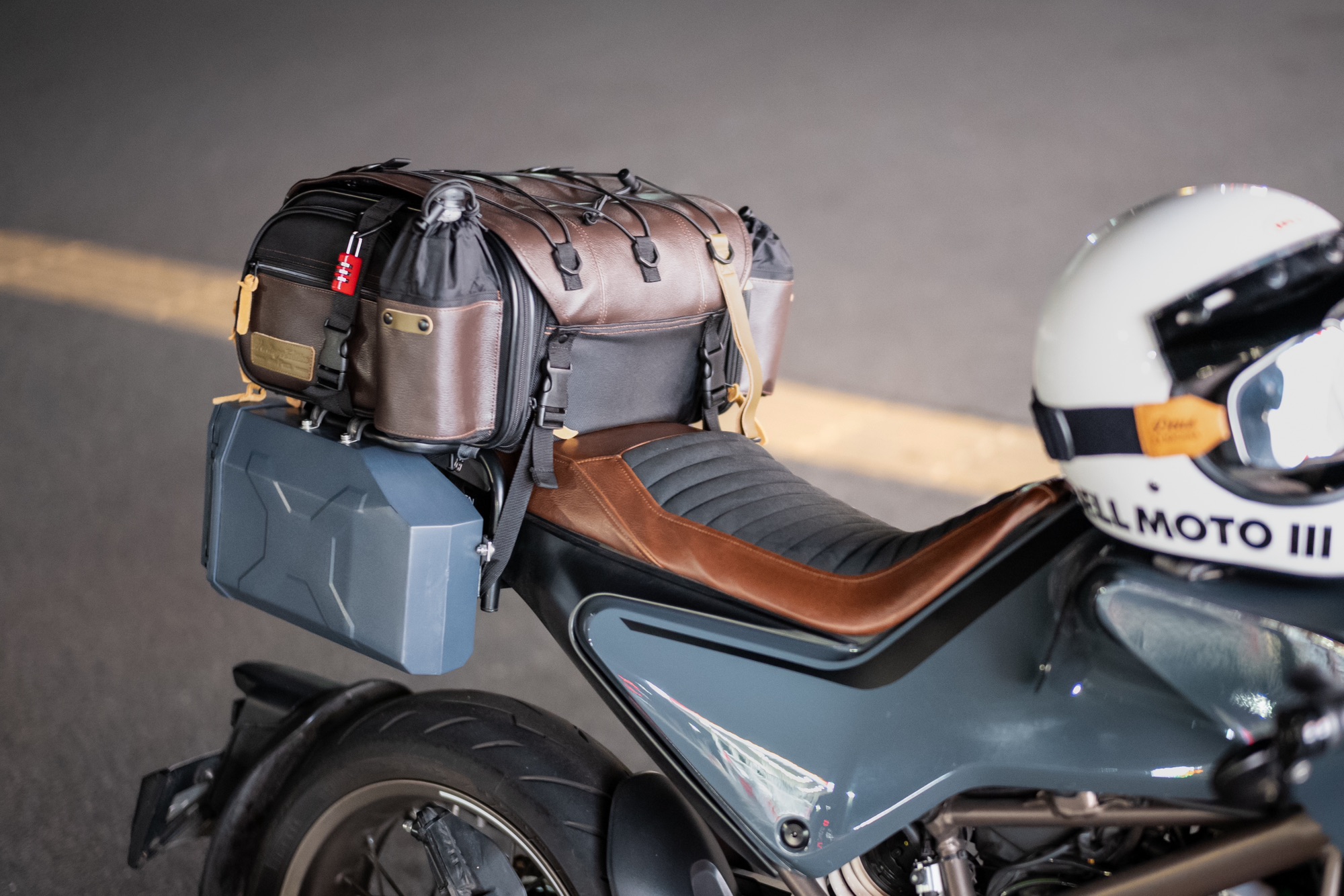 スヴァルトピレン、ビットピレン401 シートバック、取付ステーセット スヴァルトピレン、ビットピレン401 シートバック、取付ステーセット