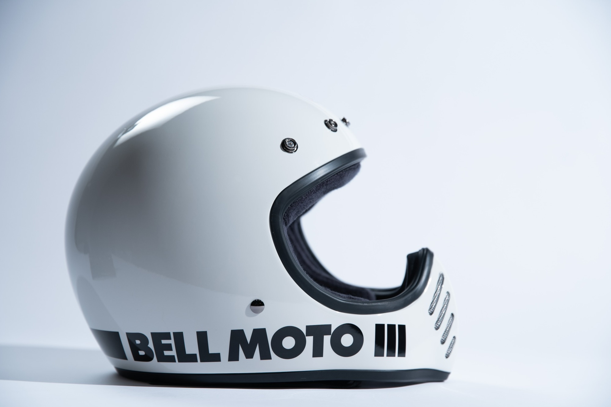 最新作安い5月中！　BELL　MOTO　3　ヘルメット セキュリティ・セーフティ