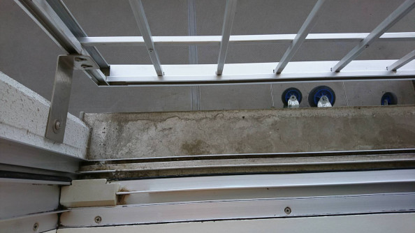 窓枠サッシの清掃です お掃除go