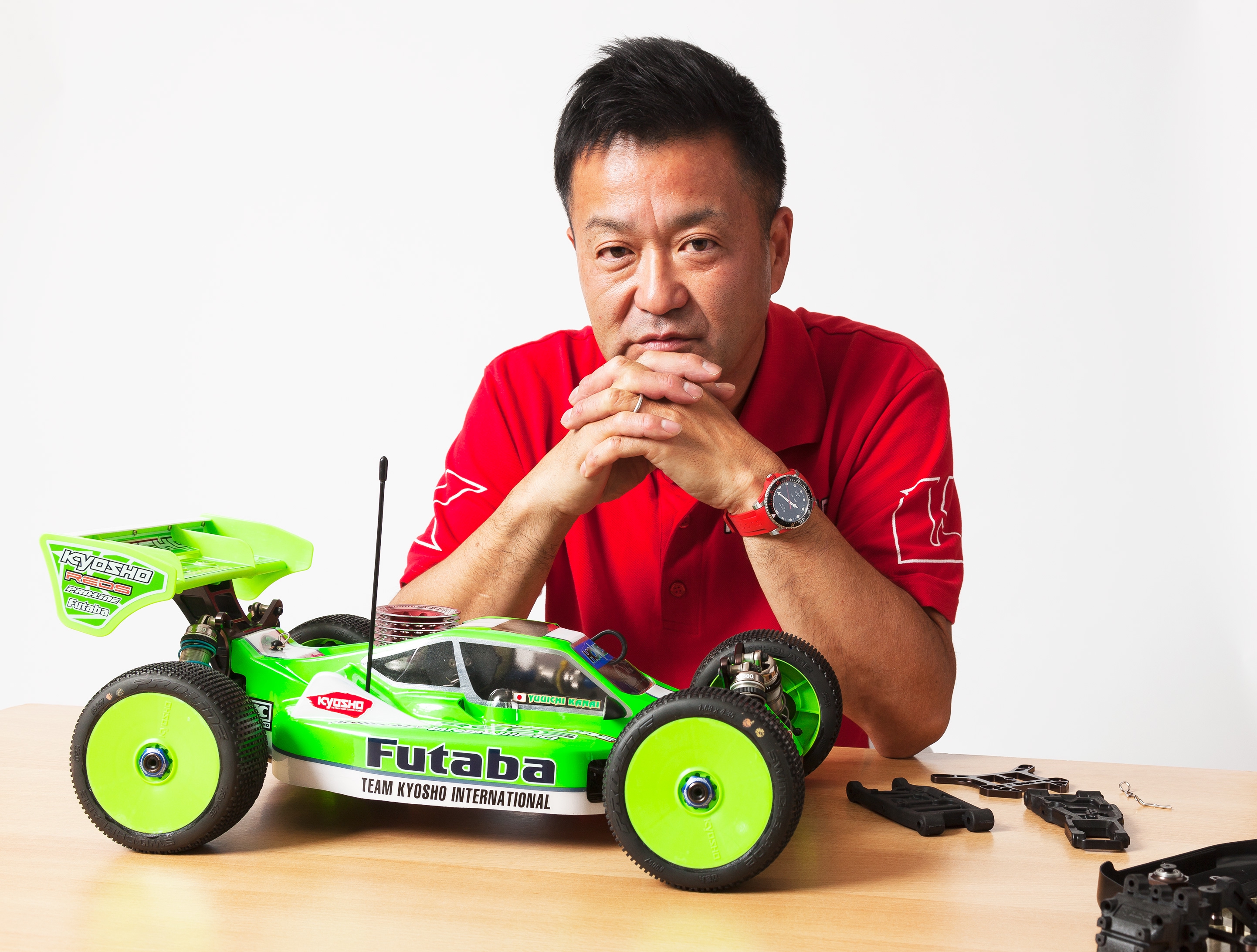 お得即納ラジコン エンジン バギー 京商 KYOSHO フタバ Futaba シャーシ 送信機 受信機 タミヤ TAMIYA 京商