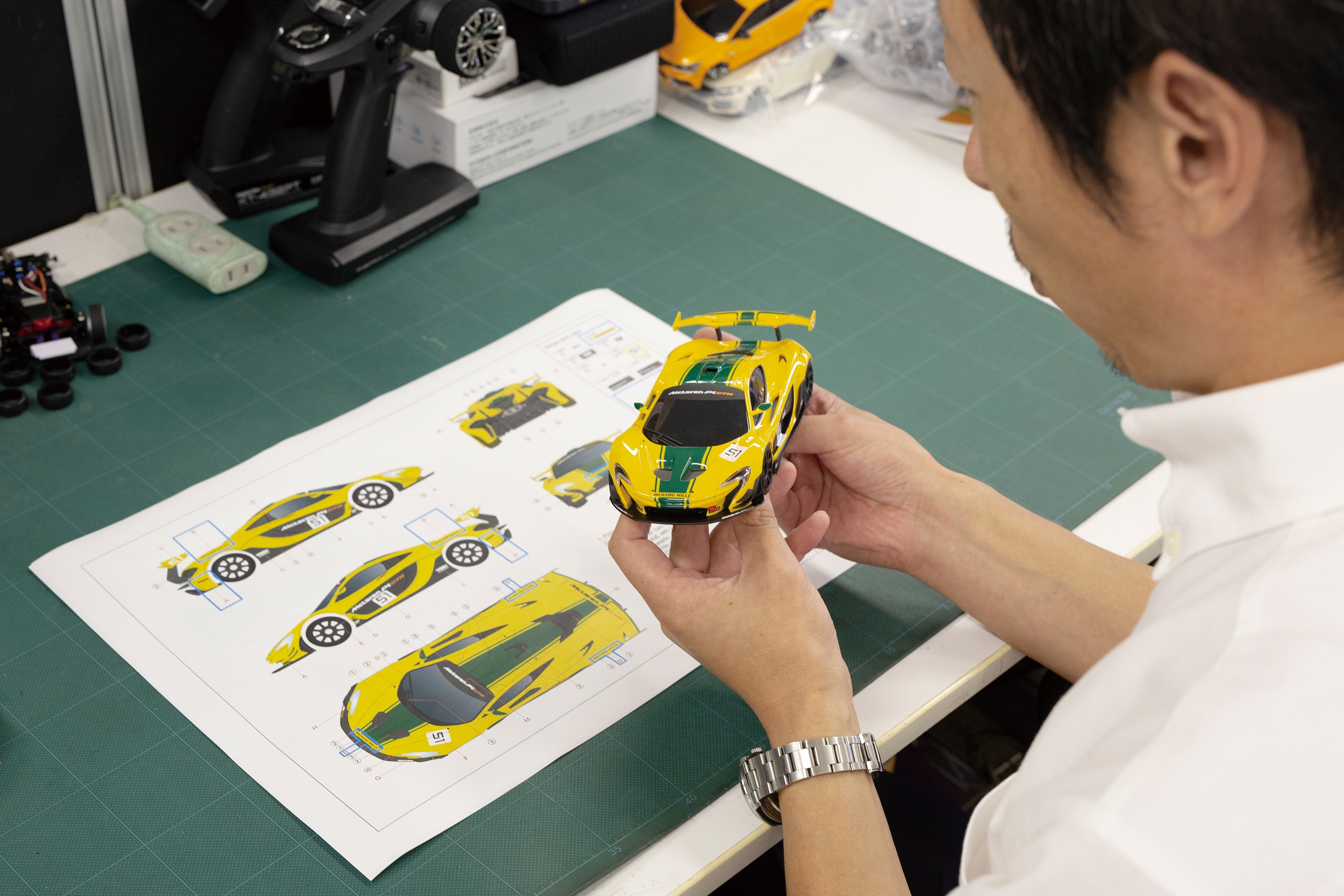 リアルな造形と際立つ走りを両立。 全てのクルマ好きに愛されるMINI-Z