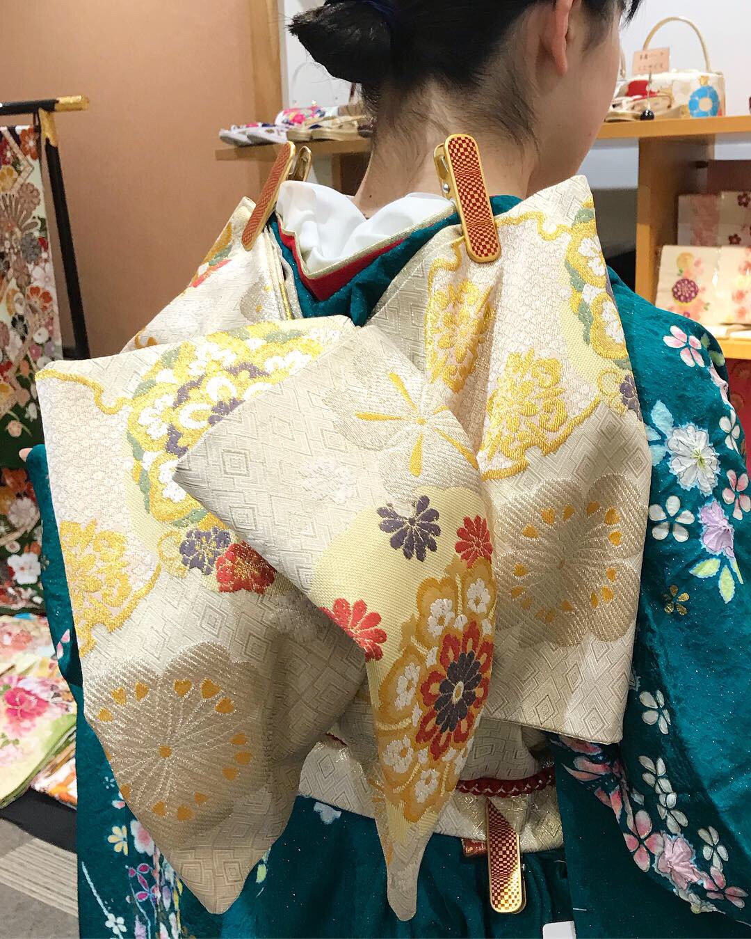 K様のエメラルドグリーンの辻ヶ花♪ | 振袖・着物の専門店 静岡市「和