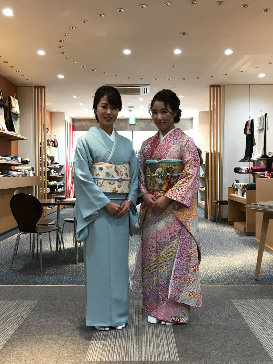 ご親戚の結婚式へ 振袖 着物の専門店 静岡市 和ろうど ご親戚の結婚式へ 振袖 着物の専門店 静岡市 和ろうど