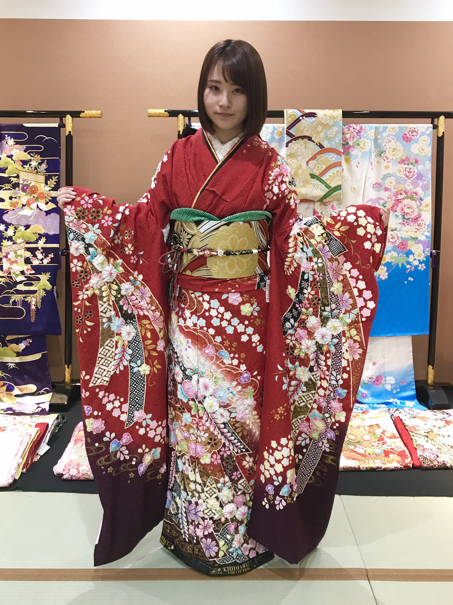 鎌倉ふわり特別セールニュアンスカラーの【辻ヶ花】　エレガントなフォーマルにお勧め　美品の袋帯です