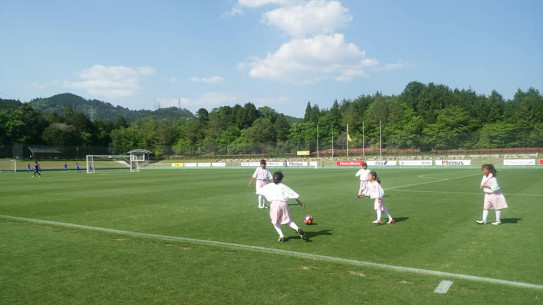 スペ大阪対名古屋エスコートキッズ参加しました 小学生女子サッカーチームfc高槻ピンキーズ Since1996