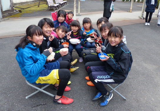 初練習 親子サッカー とん汁 小学生女子サッカーチームfc高槻ピンキーズ Since1996 初練習 親子サッカー とん汁 小学生女子サッカーチームfc高槻ピンキーズ Since1996