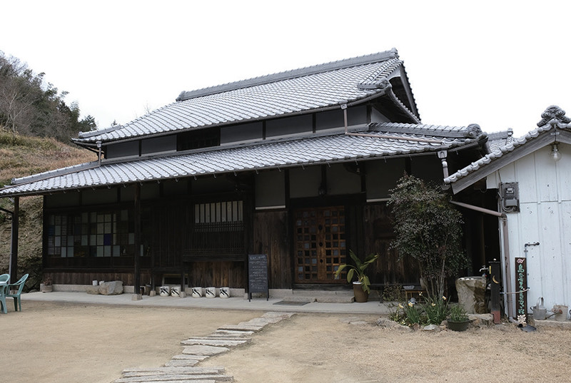 心もお腹も満たしてくれる 島のごちそう 佐武研治 藤原由実 古民家カフェと宿 淡 兵庫 淡路島 フリーペーパー Deal ディール 心もお腹も満たしてくれる 島のごちそう 佐武研治 藤原由実 古民家カフェと宿 淡 兵庫 淡路島 フリーペーパー Deal ディール