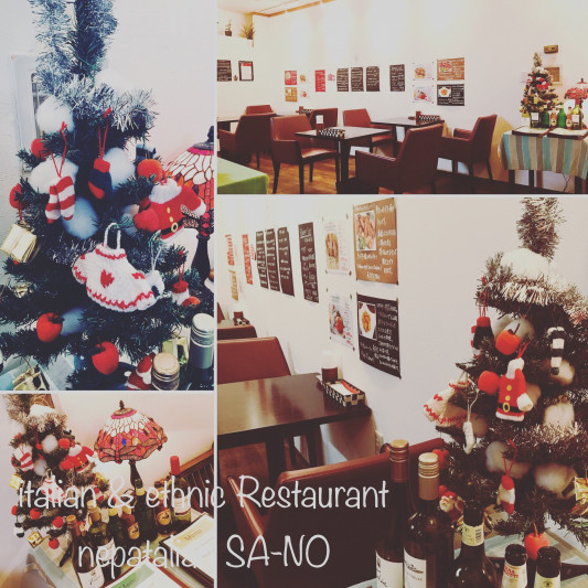 本日 店内に 小さなクリスマスツリー を 飾りました Nepatalian Sa No ネパール人シェフの作るイタリアンでネパタリアン イタリアンとエスニック料理が食べられるアットホームで居心地のよい都会の中の隠れ家レストラン