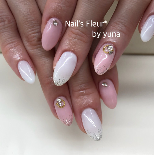 ピンク クリアホワイトのシンプルネイル Nail S Fleur