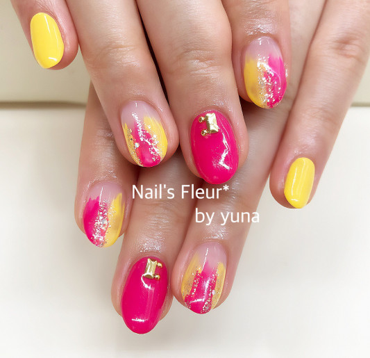 ピンク イエロー 夏の元気ネイル Nail S Fleur