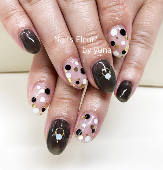 ドットアートネイル モノトーンが大人っぽい Nail S Fleur