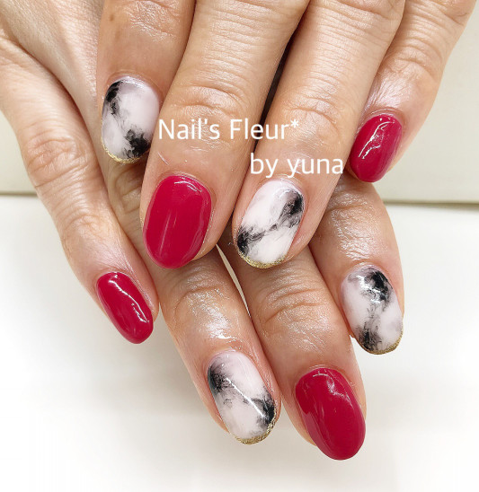 大理石風ネイル 赤 Nail S Fleur