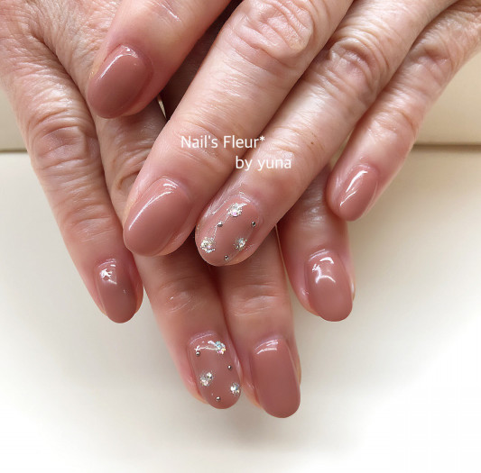 ストーンのドットネイル Nail S Fleur
