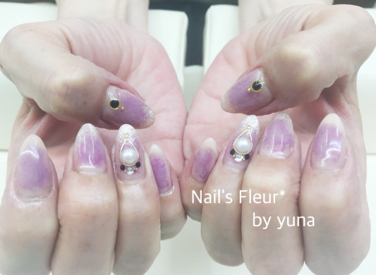 透け感がポイント 逆チークネイル Nail S Fleur