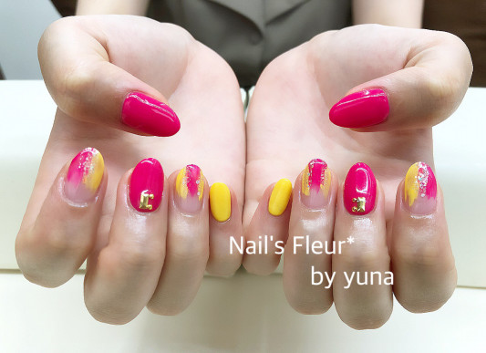 ピンク イエロー 夏の元気ネイル Nail S Fleur