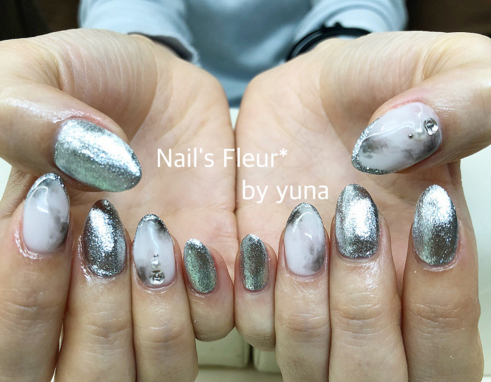 マーブルネイル 白 黒の大理石風 Nail S Fleur