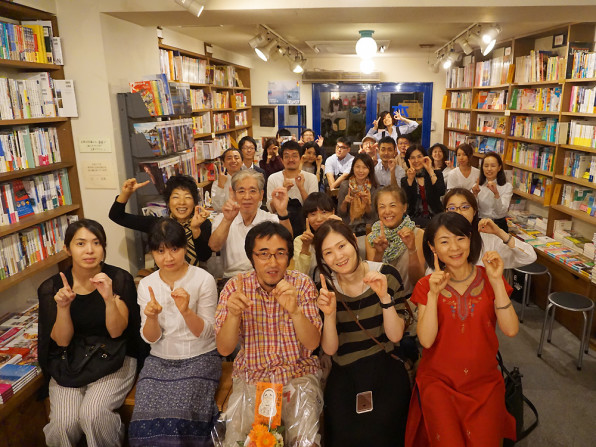 旅人による 旅 の場づくり 旅の本屋のまど店長 川田さんの場合 旅bar シブヤ大学 週末アジア旅倶楽部