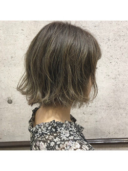 この夏イチオシ オリーブグレージュ Register Hair Works この夏イチオシ オリーブグレージュ Register Hair Works
