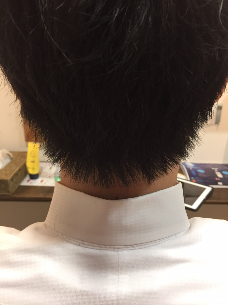 メンズの敵 襟足の癖 を撃退するカット 下村陽平 Porte 都立大学店 メンズの敵 襟足の癖 を撃退するカット 下村陽平 Porte 都立大学店
