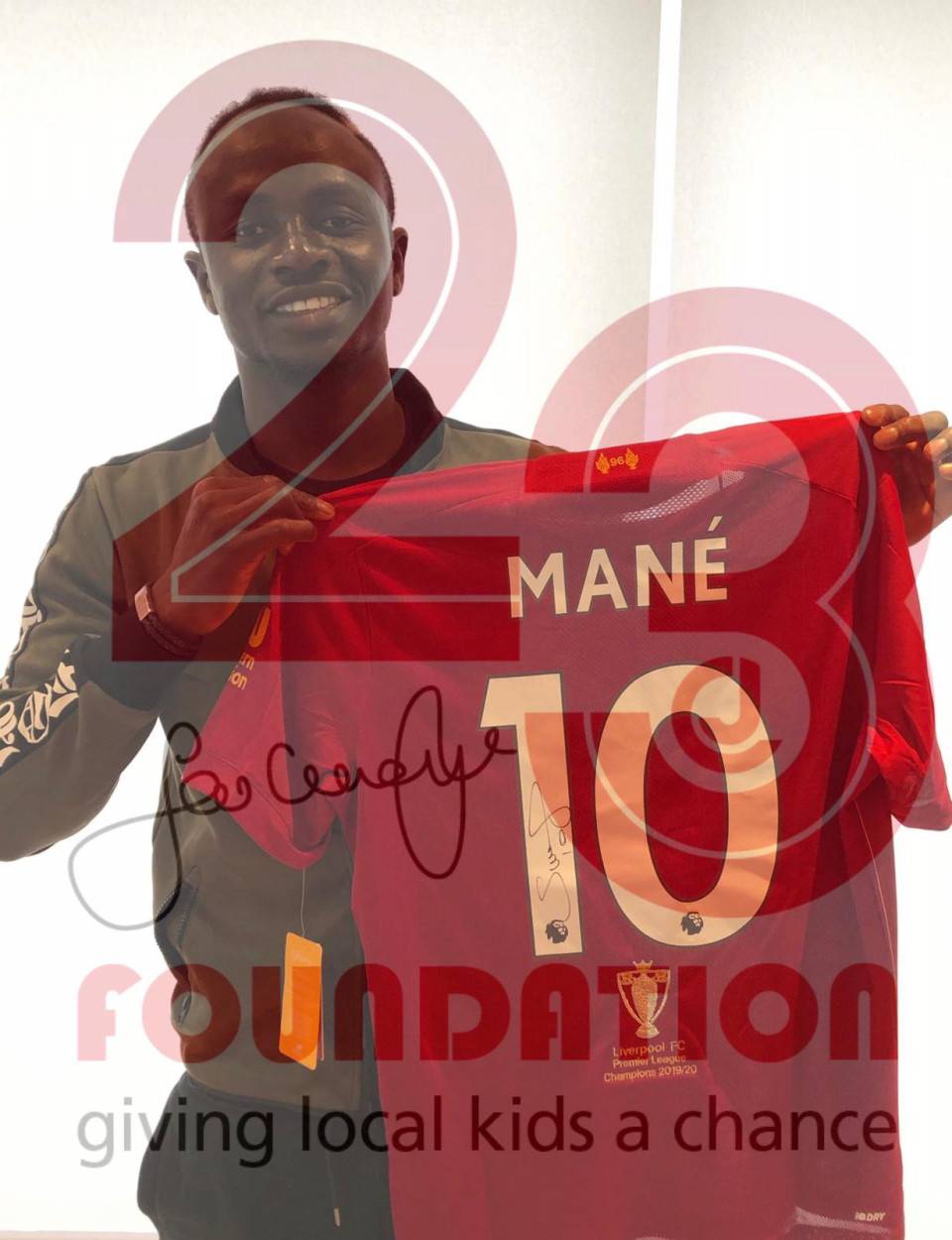 全品送料無料 リバプール オフィシャル ウインドウ サイン Sq 吸盤付き Atlantide1 Com