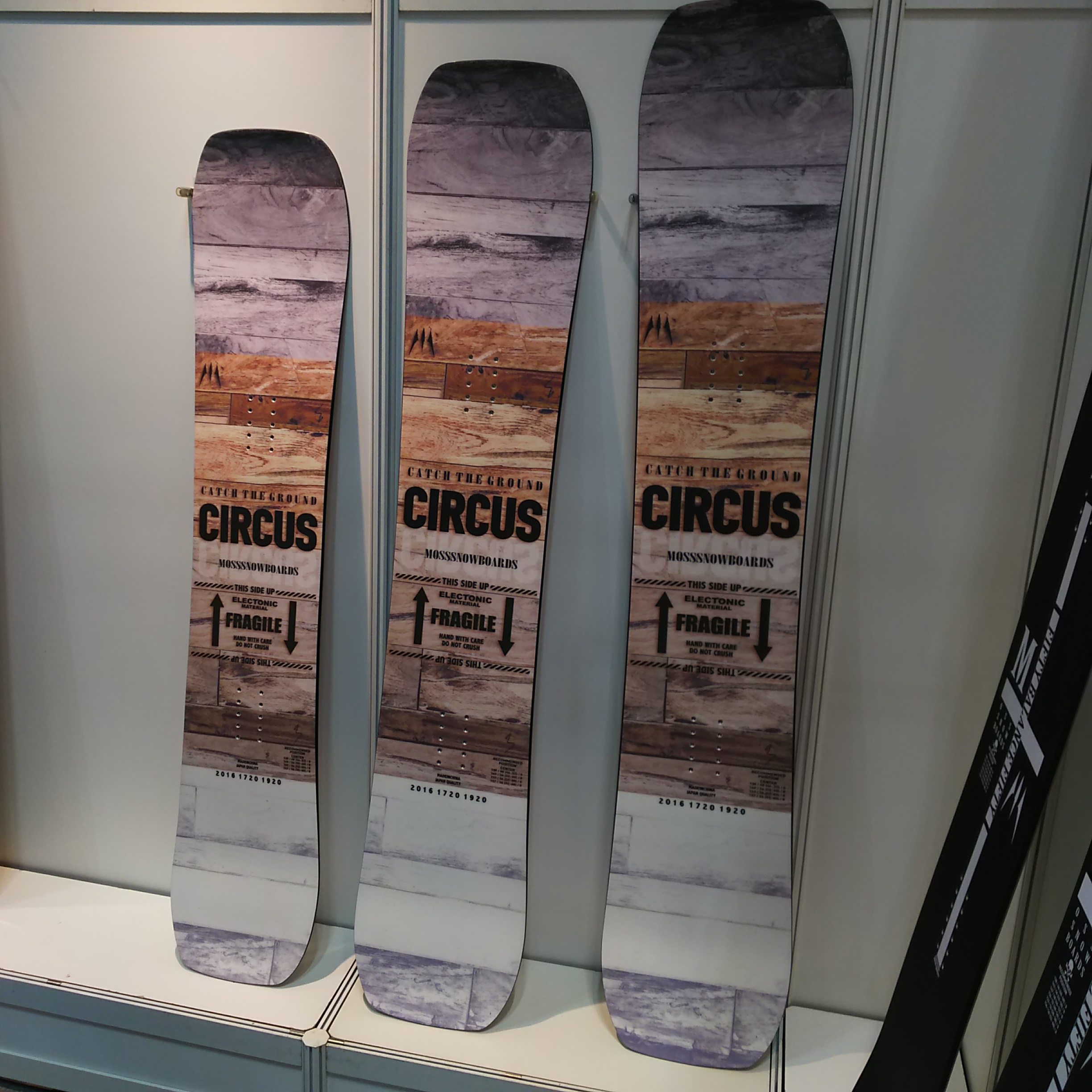 限定20本 MOSS BOARDS MAJEST 新たなる時代を切り開くMOSS SNOWBOARDSのハンマーヘッド