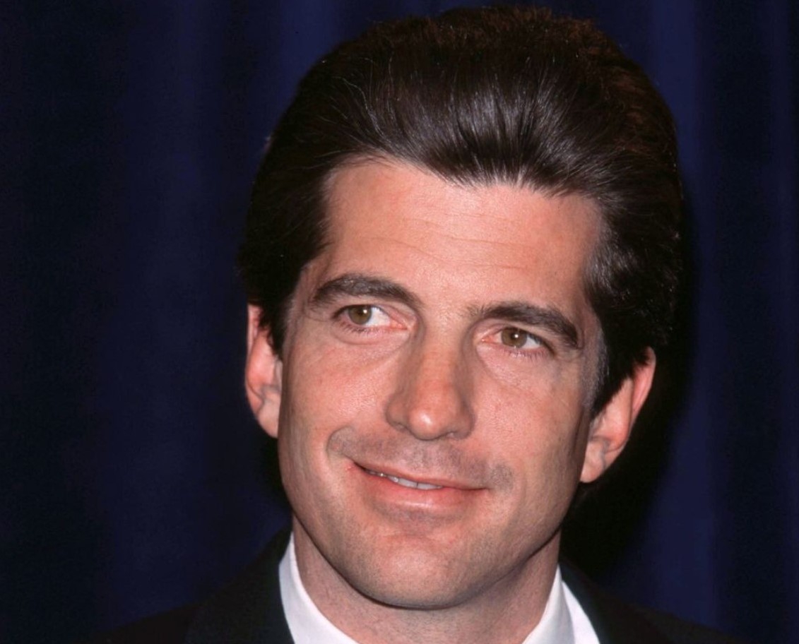 7/13：JFK.Jr「あなたの人生は嘘ばかりだったことを知ることになるだろう。多くのお金が戻ってくるだろう。」？！