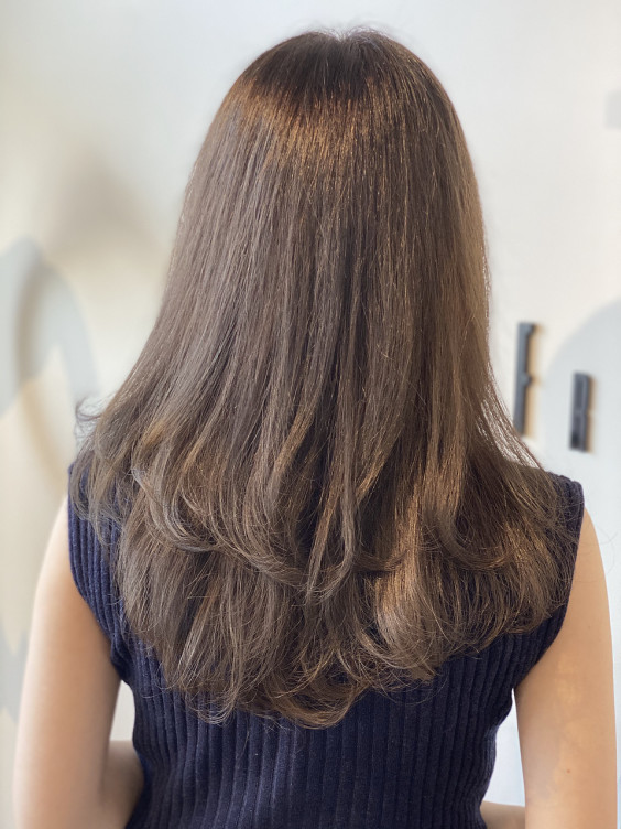 大人イルミナカラー アンニュイセミロングで大人女子のお洒落を 松山市にある美容室 Frames Hair Design フレイムスヘアデザイン 大人イルミナカラー アンニュイセミロングで大人女子のお洒落を 松山市にある美容室 Frames Hair Design フレイムスヘアデザイン