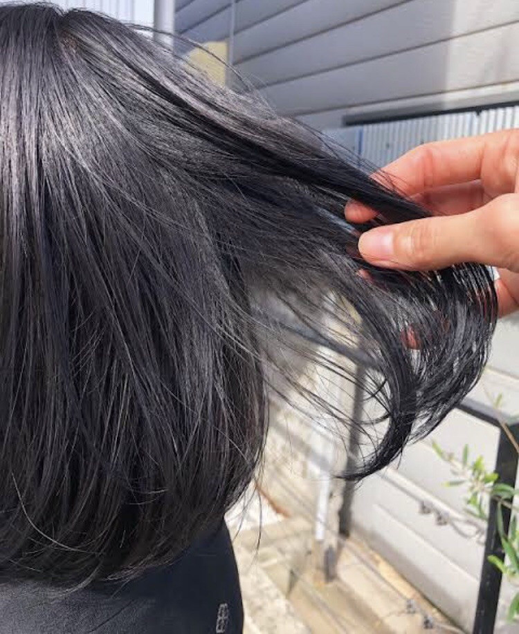 黒に近いような暗い色にもブリーチが必要 髪質改善とドライヘッドスパに特化した高知の美容室hair Spa Trico ヘアー アンドスパトリコ 公文雄介のオウンドブログ