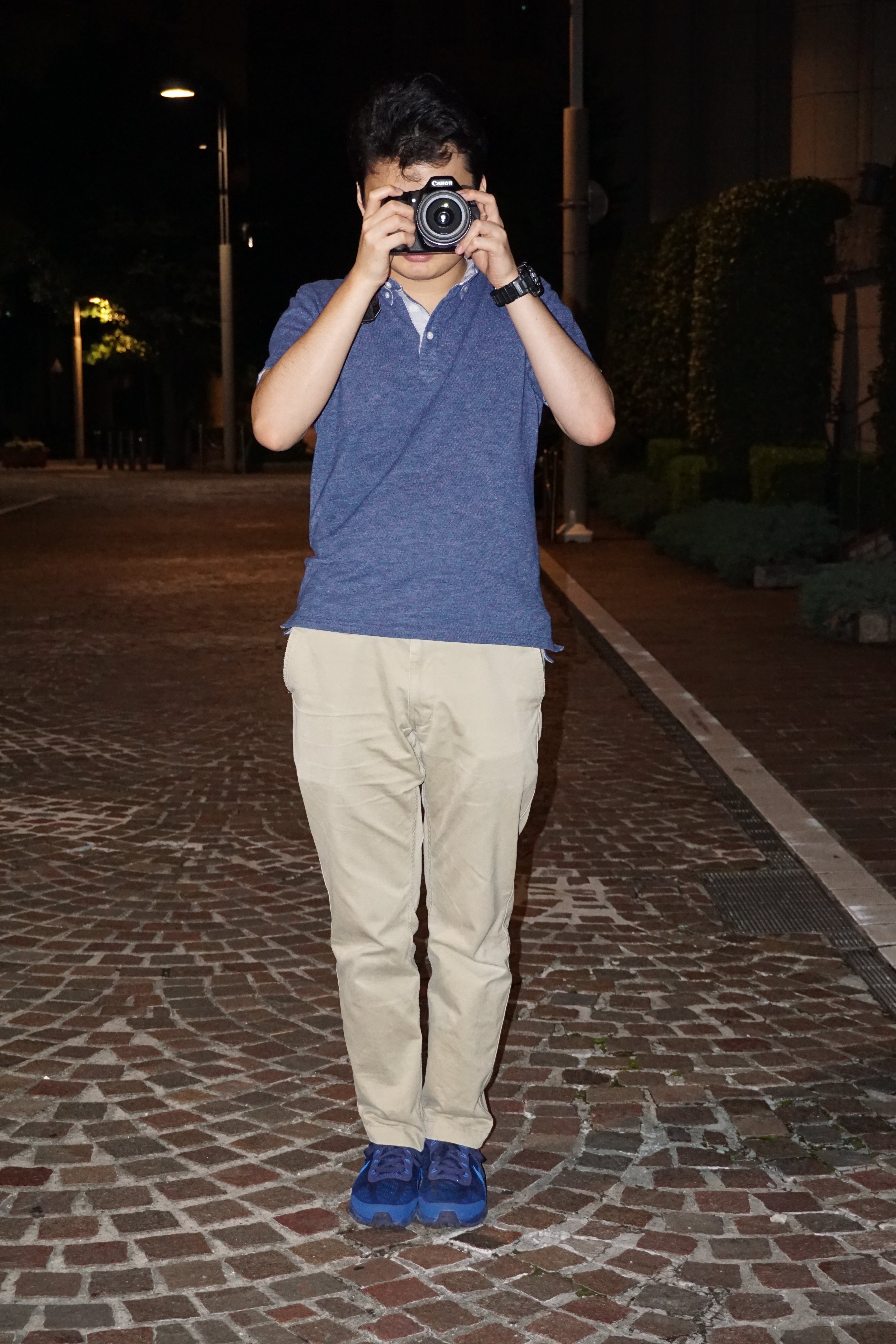 一眼レフカメラの基礎の基礎 12 カメラの持ち方 りんく通u